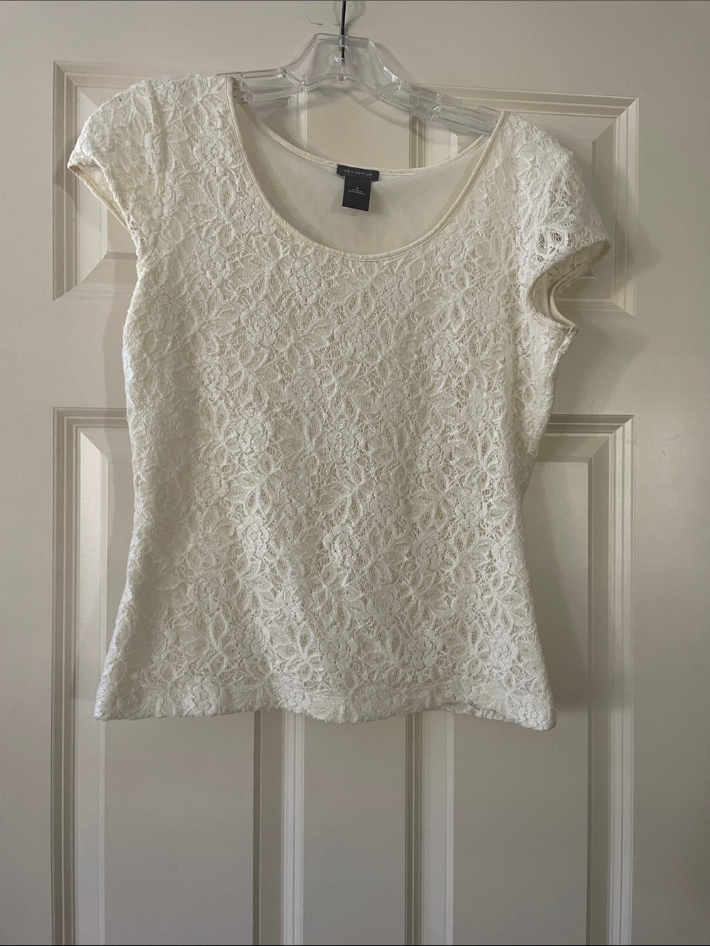 Ann Taylor White Floral Lace Scoop Neck Cap Sleeve Top